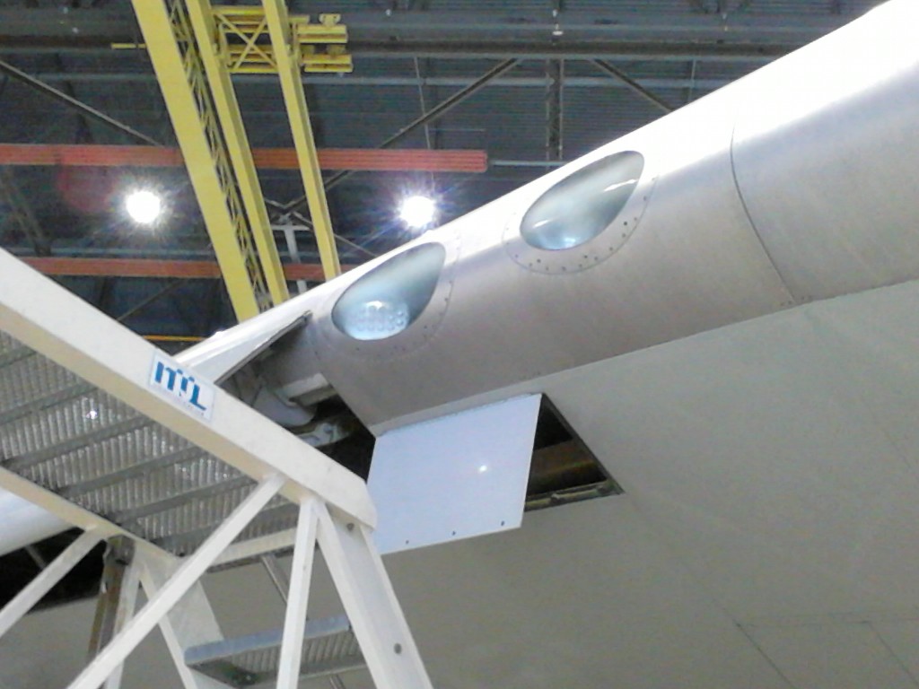 PRODUCTS ONBOARD B737 Gets New LIGHTS IFE Products